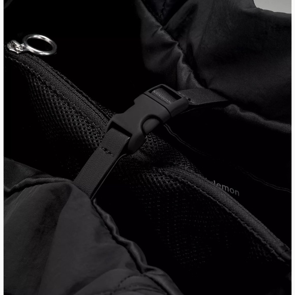 Lululemon On My Level Bag 2.0 - Picture 4 of 15